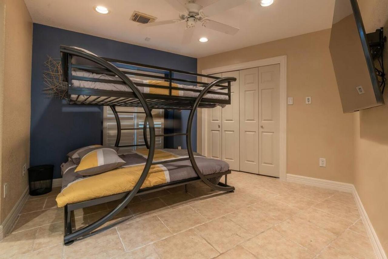Huge 6 Bedroom With Pool, Spa, 85 Inch Tv, Game Room Houston Kültér fotó