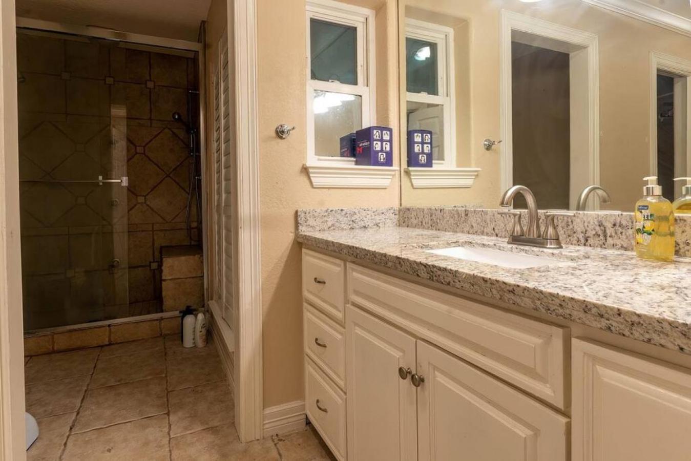 Huge 6 Bedroom With Pool, Spa, 85 Inch Tv, Game Room Houston Kültér fotó