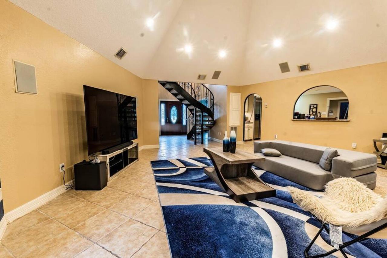 Huge 6 Bedroom With Pool, Spa, 85 Inch Tv, Game Room Houston Kültér fotó
